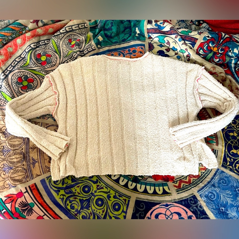 Urban Outfitters Boxy chunky knit Cropped‎ Raw hem Edge Cream Sweater NWOT Small - Picture 3 of 7